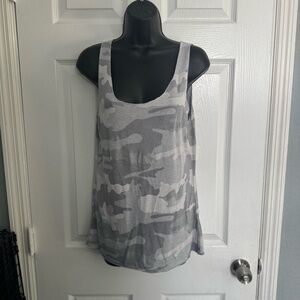 Women's Venti6 Camouflage Tank Top - Size M